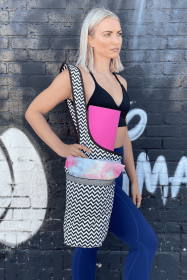 JupiterGear Yoga Mat Carrying Tote Bag with Large Pockets (Color: B&W Zig-Zag)